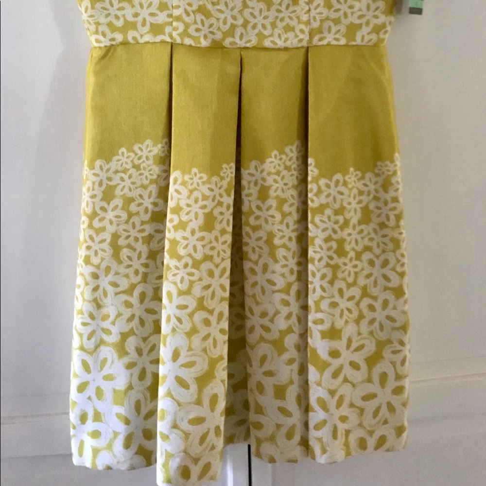 Dress - Picture 2 of 4